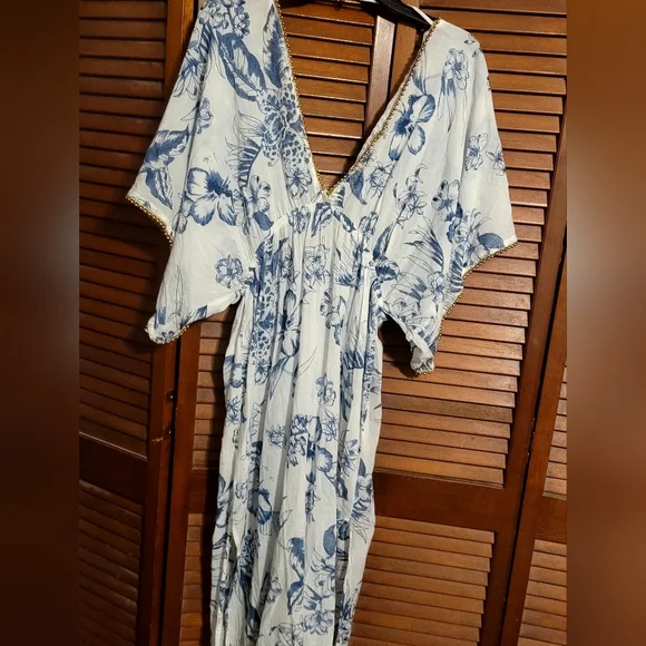 Floral Blue and White Dress - Picture 2 of 8